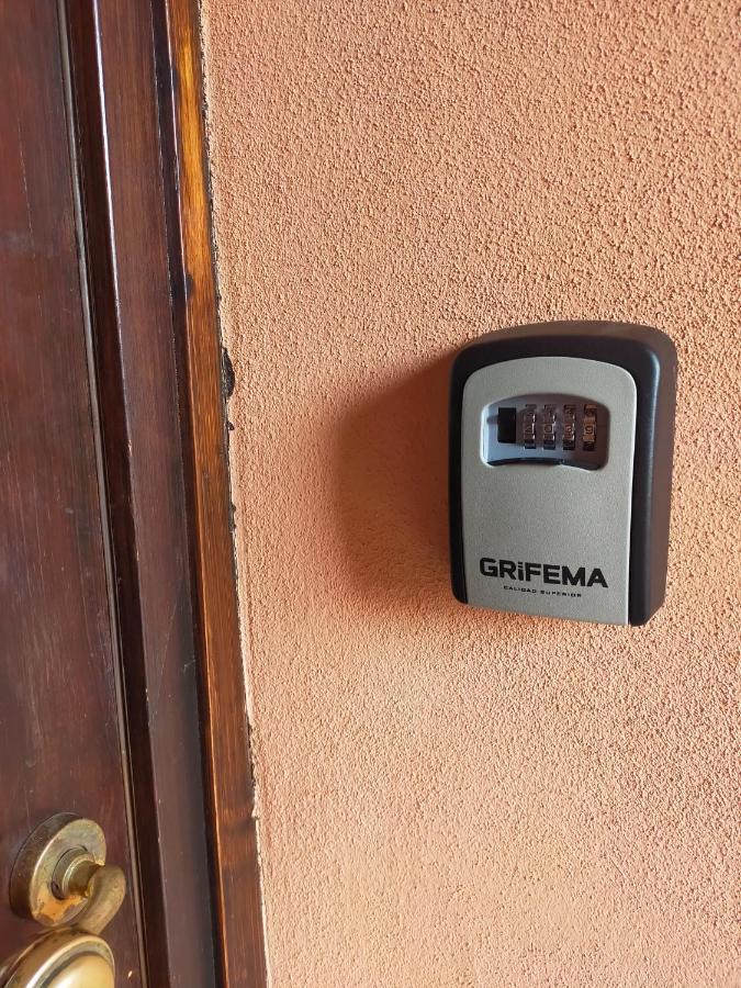 Cute Little Flat With View, 20 Mins To Bgy Airport Pradalunga Exterior foto